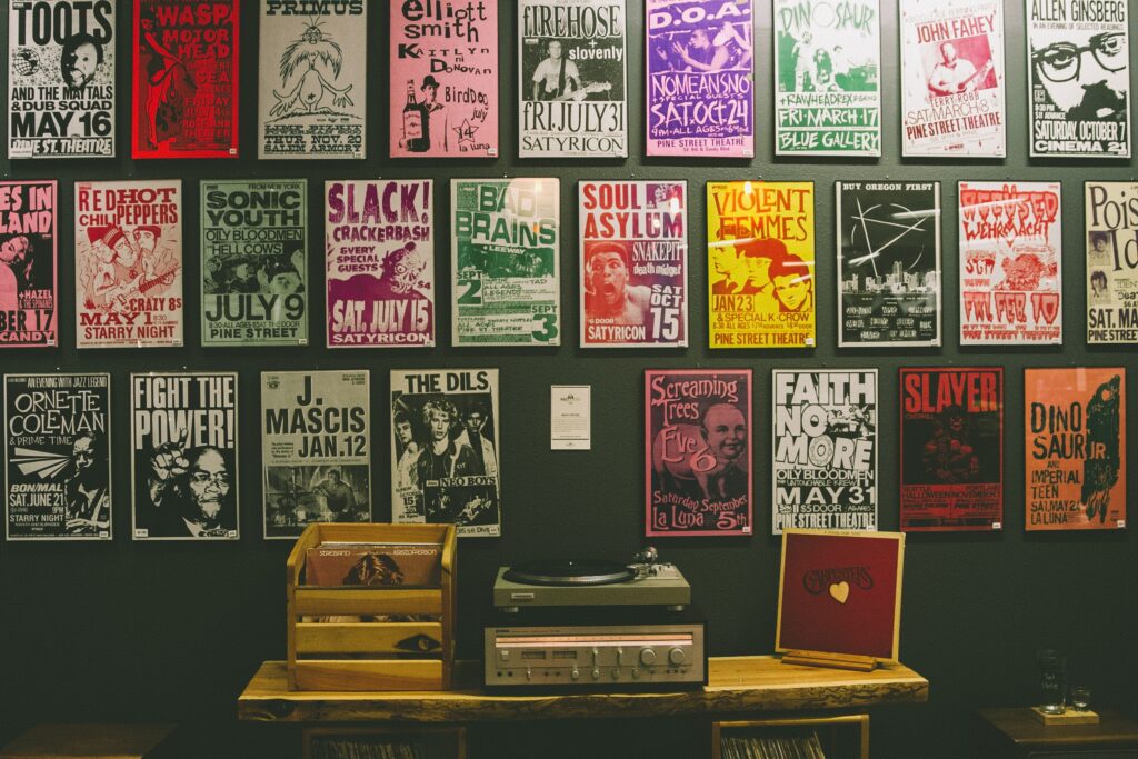 O atributo alt desta imagem está vazio. O nome do arquivo é music-turntable-wall-color-art-design-698977-pxhere.com_-1024x683.jpg